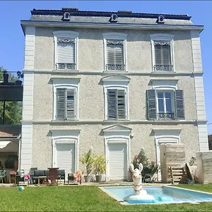 Appartement Joli Dans Maison De Maitre, Collonges-au-Mont-dʼOr